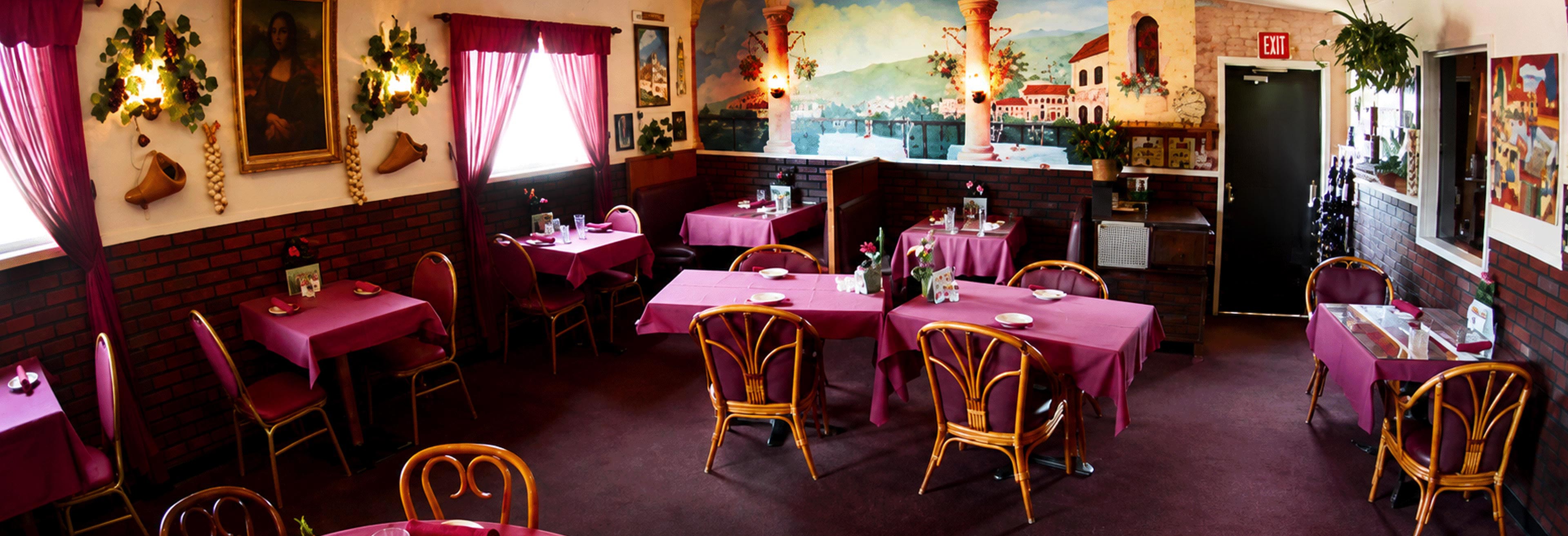 Dining room at Gianni's Ristorante Italiano